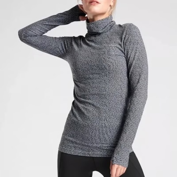 Athleta Sz M Flurry Peak UPF 50 Top Turtleneck Base Layer Gray Blouse - Picture 1 of 7